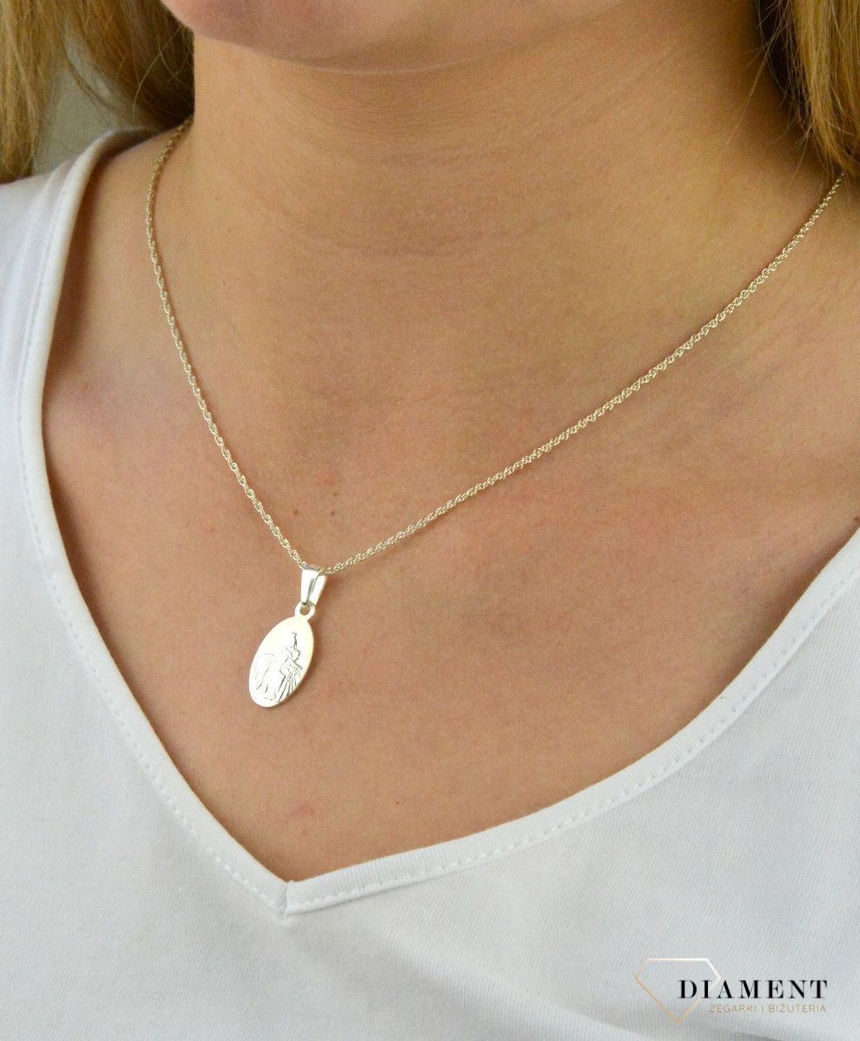 Łańcuszek srebrny o splocie kordel DIA-LAN-5970-925 1mm.  Łańcuszek srebrny kordel. Łańcuszek srebrny damski. Łańcuszek o splocie kordel. Łańcuszek damski biżuteryjny. Delikatny łańcuszek srebrny. Idealny.jpg